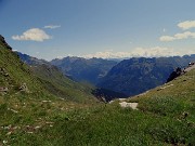 30 Dal Passo di Reseda (2291) vista sull'alta Val Bondione e le sue alte cime orobiche